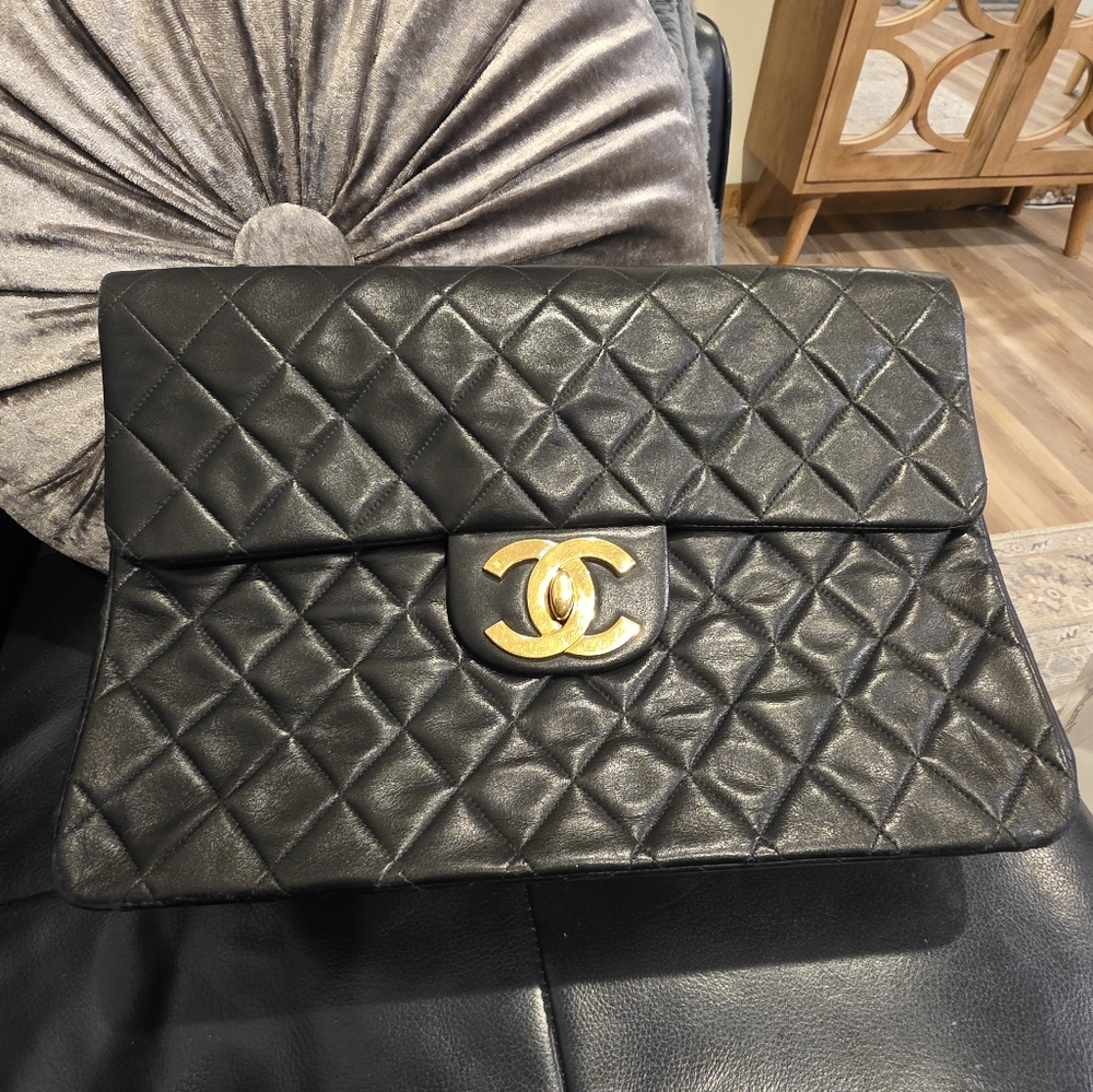 CHANEL XL JUMBO FLAP BAG